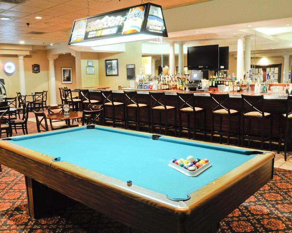 Quality Inn & Suites Palm Island Indoor Waterpark Batavia Exterior photo