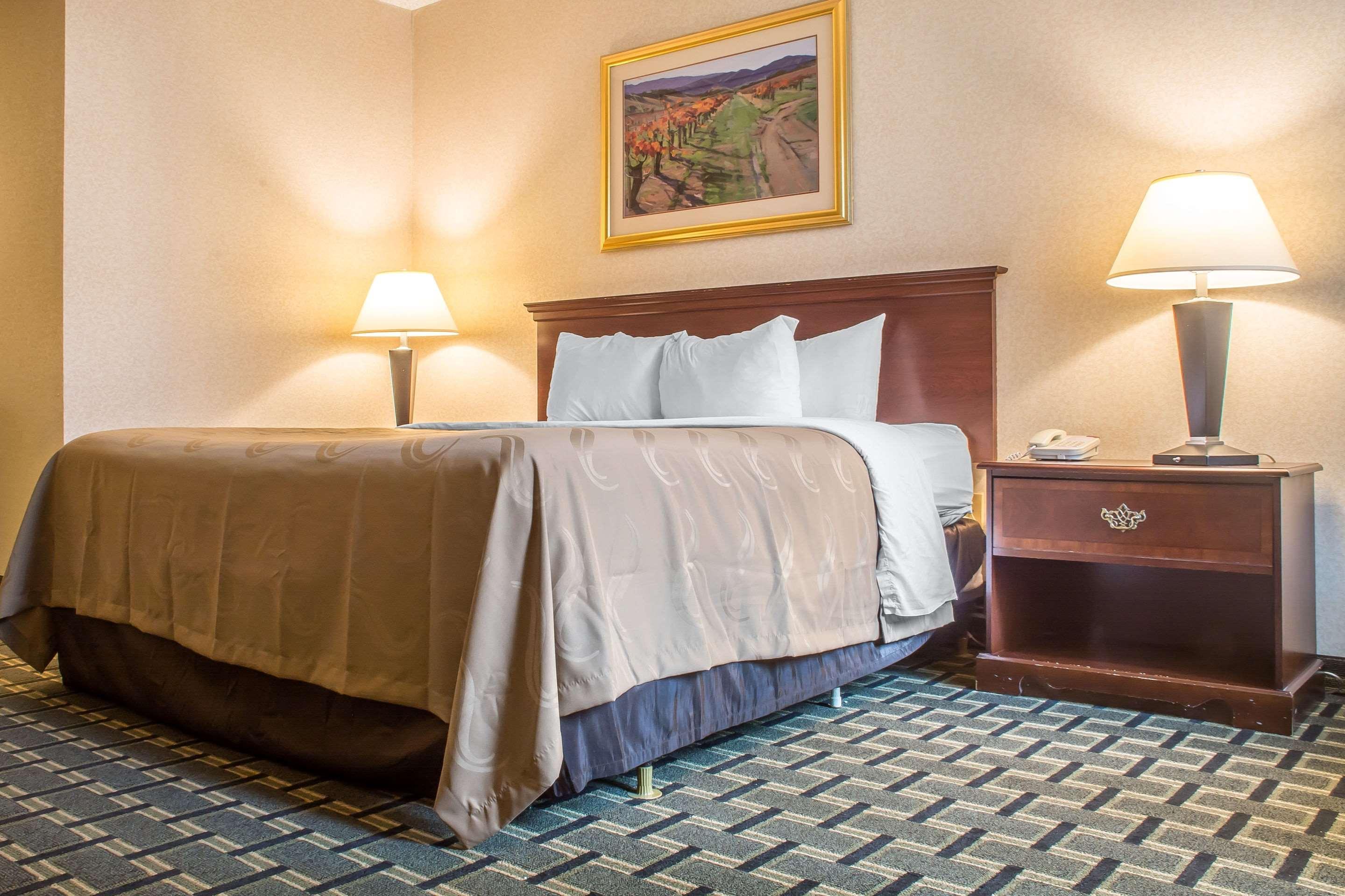 Quality Inn & Suites Palm Island Indoor Waterpark Batavia Exterior photo